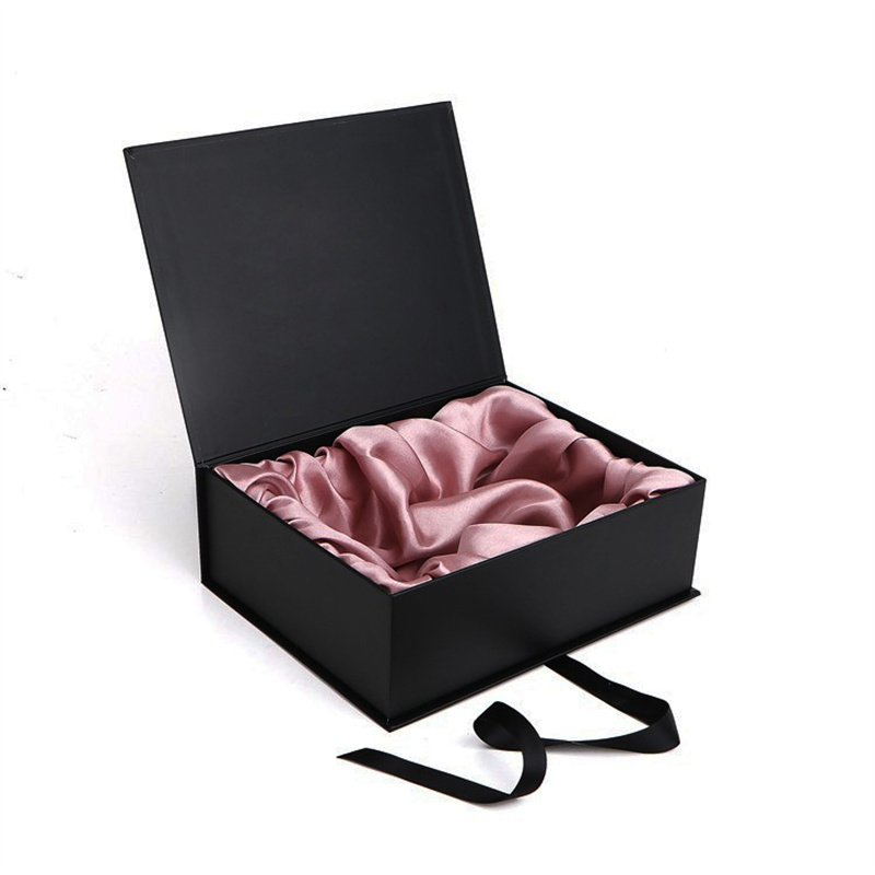 Bookshape Shopping Black Garment Box (1)